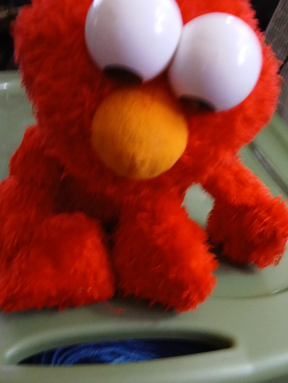 Working Tickle Me Elmo Plush. Cross Listed. Ask If Avalible.